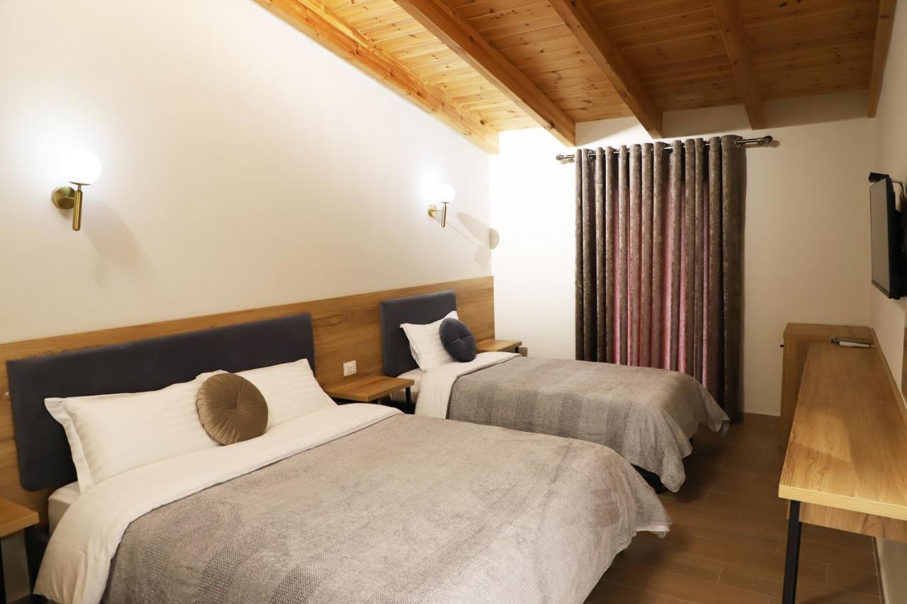Mili Hotel 培拉特 外观 照片