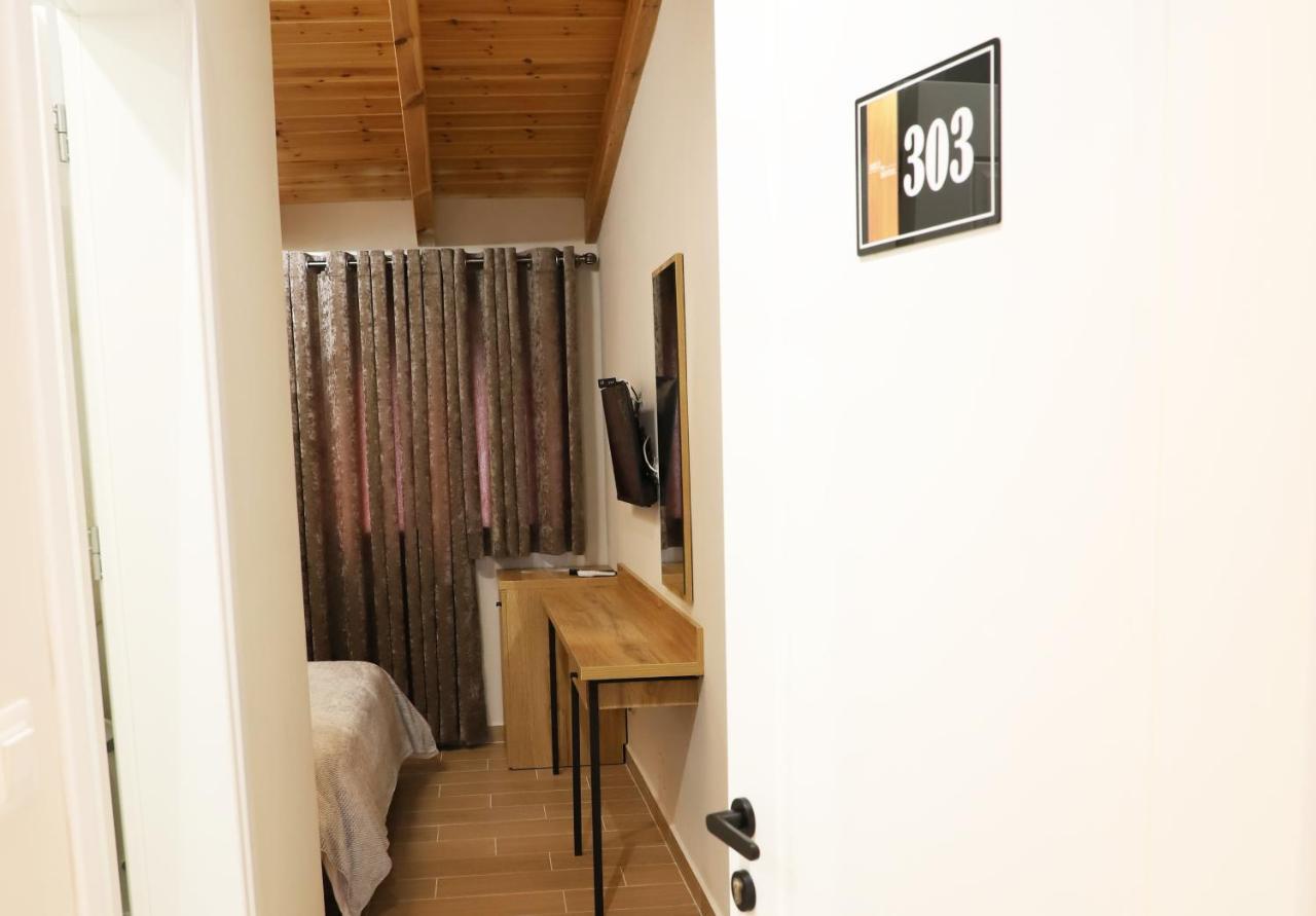 Mili Hotel 培拉特 外观 照片