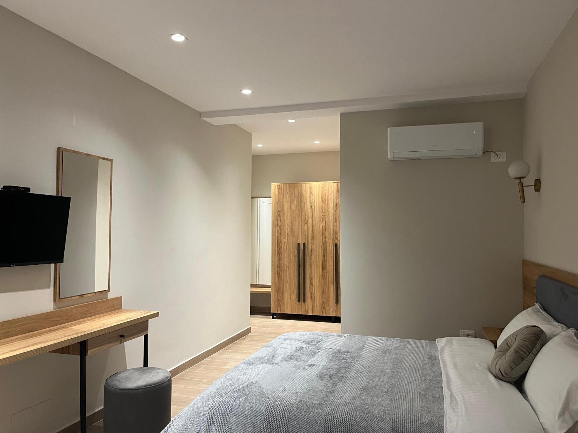 Mili Hotel 培拉特 外观 照片