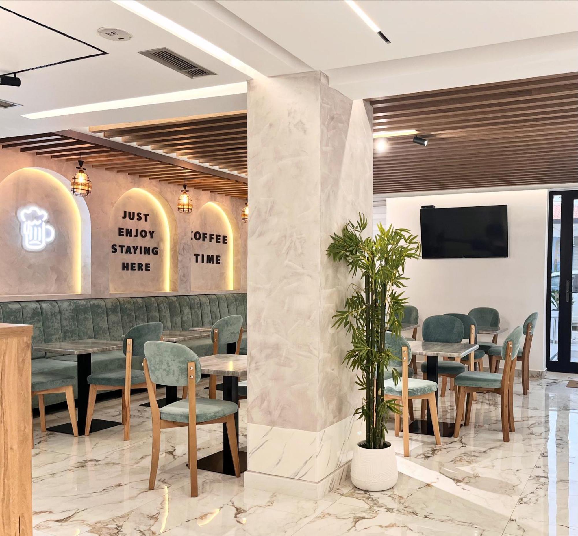 Mili Hotel 培拉特 外观 照片