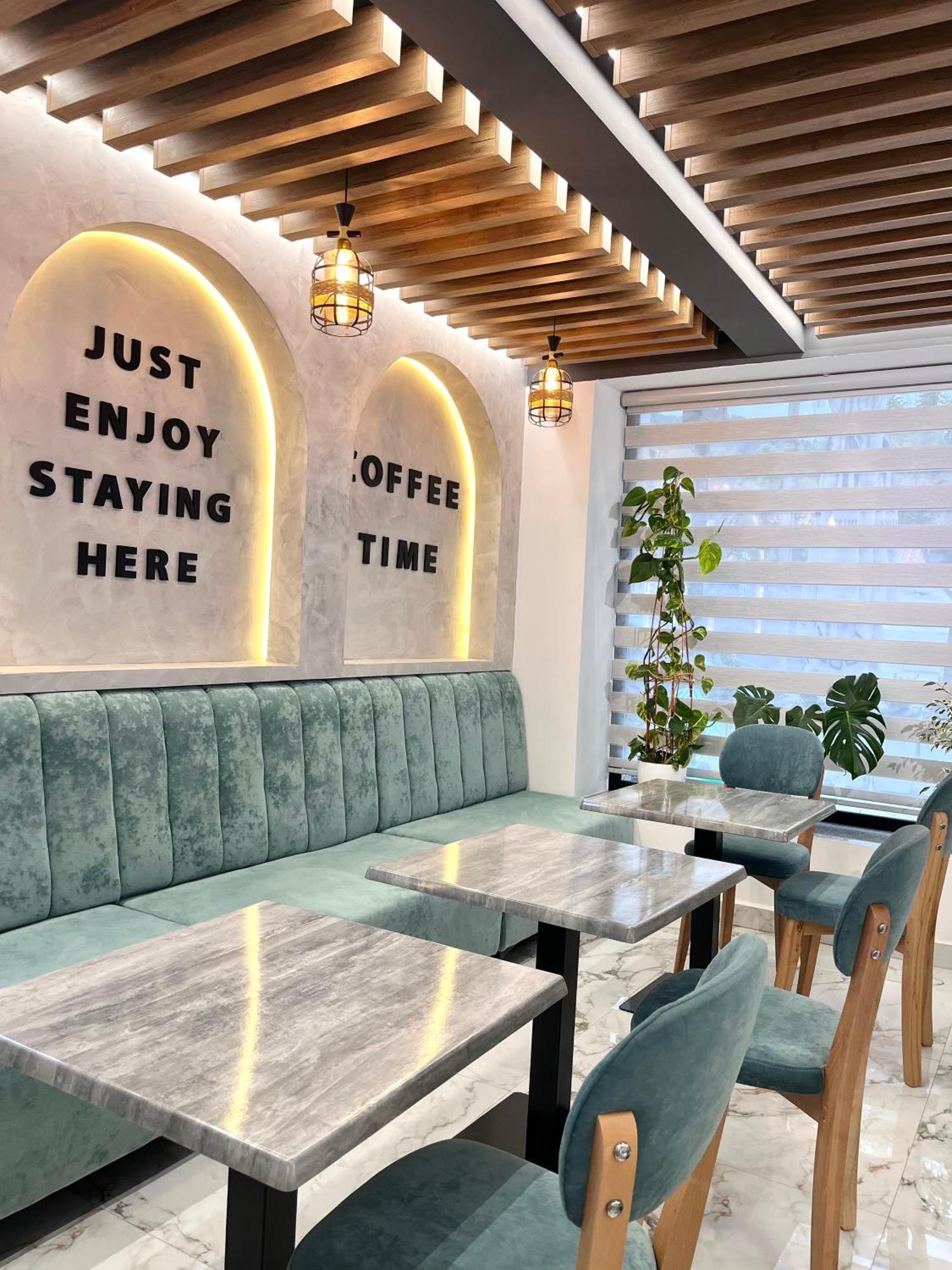 Mili Hotel 培拉特 外观 照片