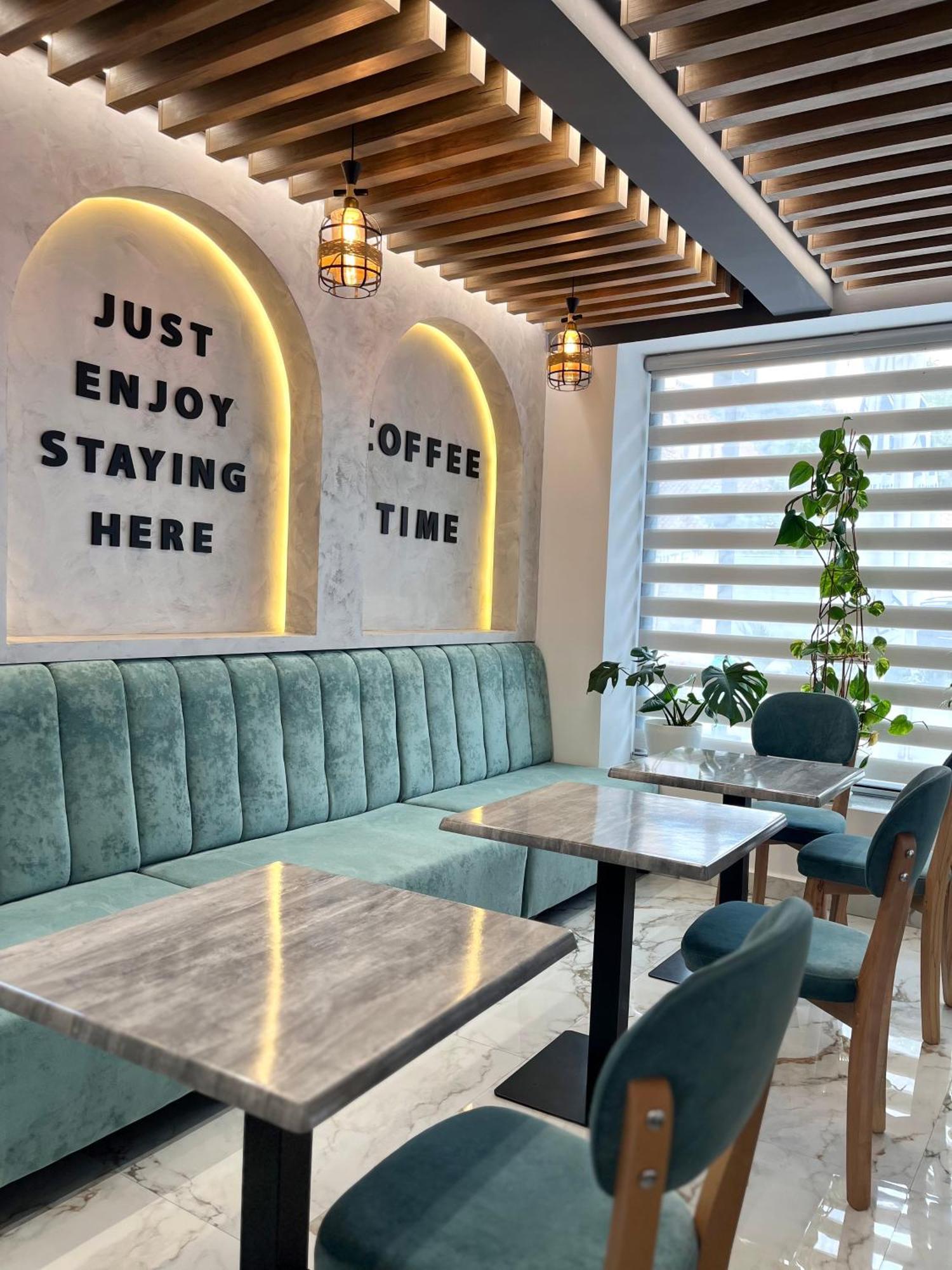 Mili Hotel 培拉特 外观 照片